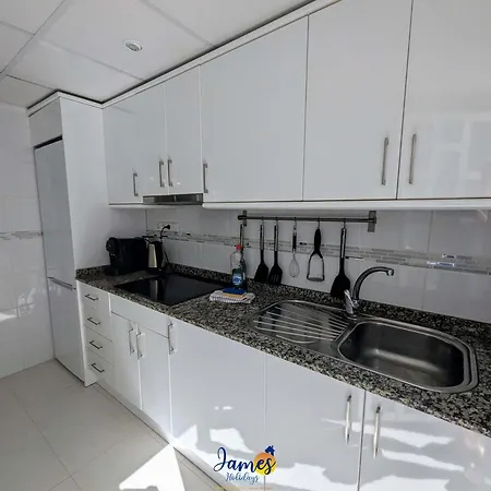 Mediterranean 3 Bed Townhouse Cq44 *
