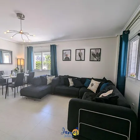Holiday home Mediterranean 3 Bed Townhouse Cq44